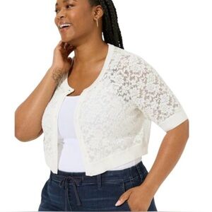 Torrid Lace Cropped Shrug Button Front
Sweater ivory